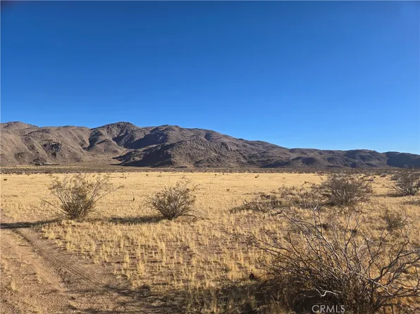108900 Bellflower Rd, Apple Valley, CA 92308