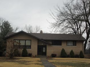 1608 Rosewood Dr, Jefferson City, MO 65101