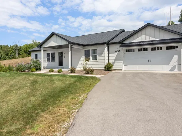 5905 Bunker Hill Rd, Williamsburg, MI 49690