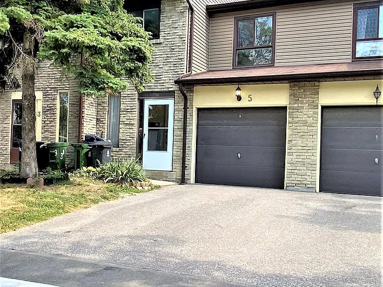 5 Thunder Grv — Photo 2