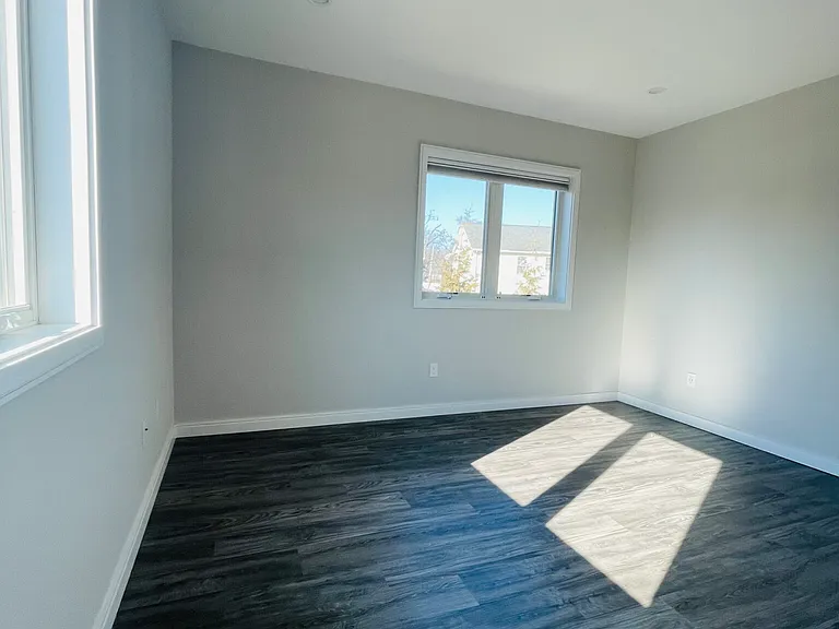 345 Pleasant St #9 — Photo 7