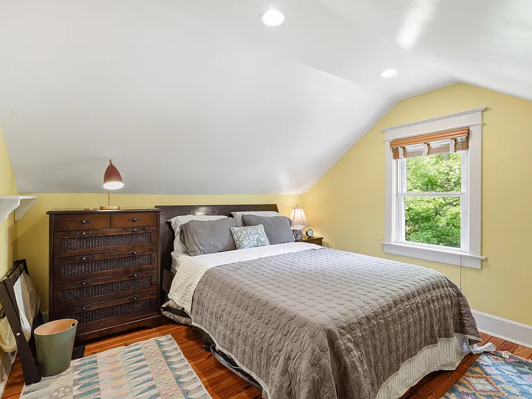 1008 Shepherd St NE — Photo 16