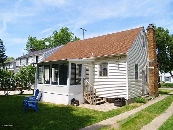 3rd image of 640 Hoyt St SE