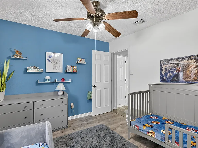 2324 Markland St — Photo 21