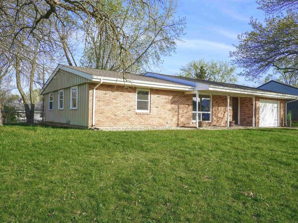 1330 Viking Dr, South Bend, IN 46628