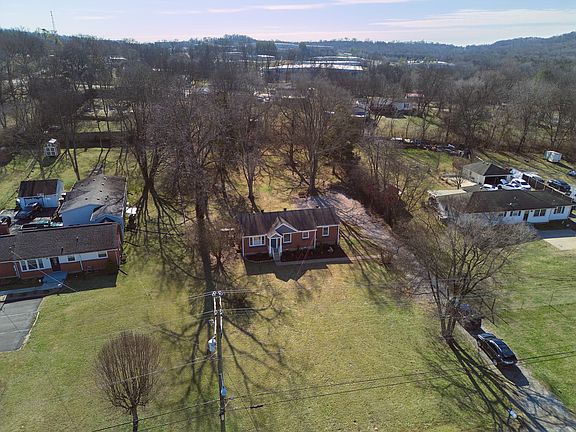 4th image of 466 Ewing Dr