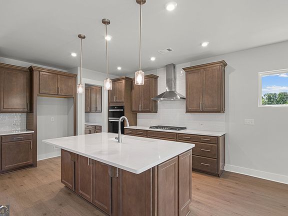 3rd image of 235 Lucas Ct