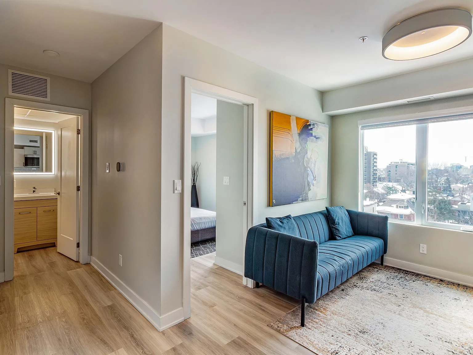 86 Hinton Avenue North — Photo 4
