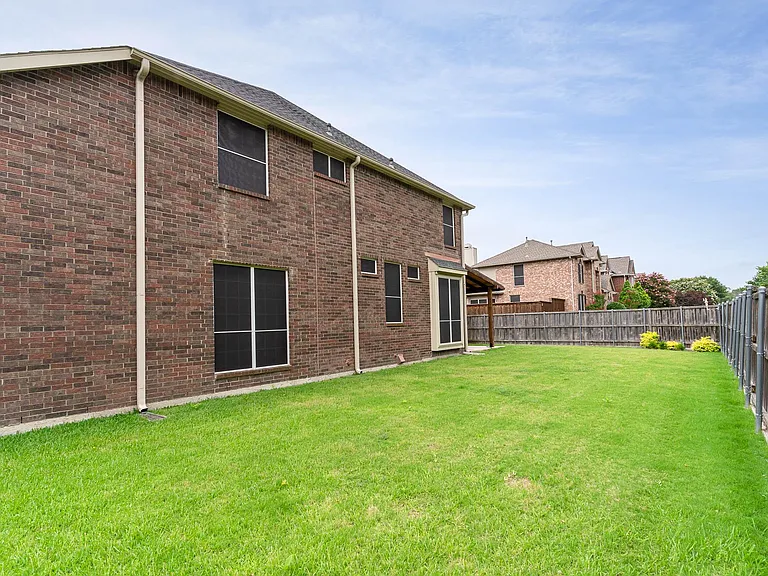 6009 Charleston Dr — Photo 25