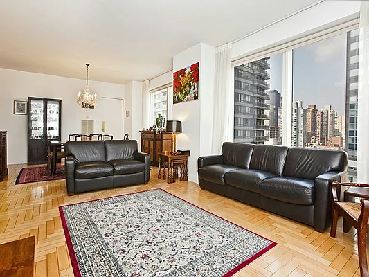 Sold by Sotheby's International Realty | media 3