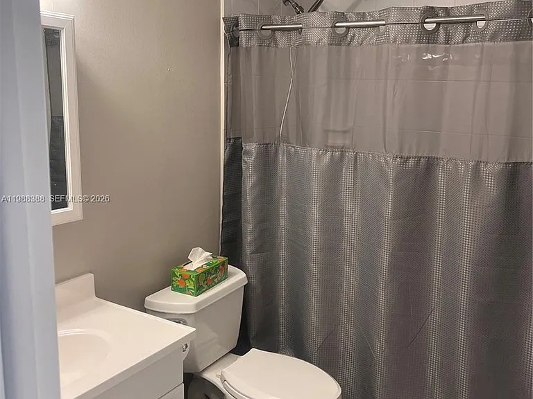 400 N Riverside Dr #214 — Photo 21