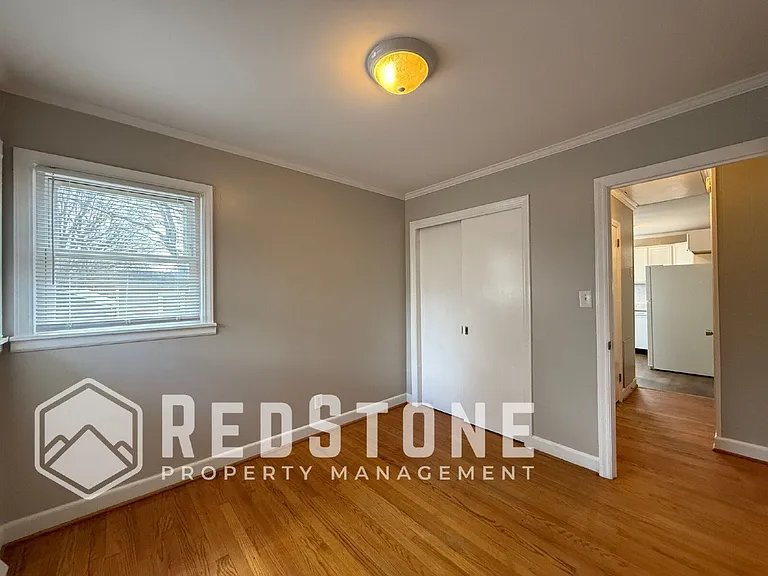 2120 Young St — Photo 7