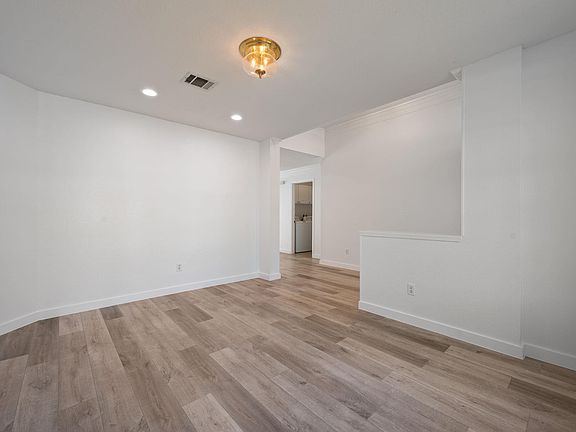 4th image of 10831 Redmond Rd