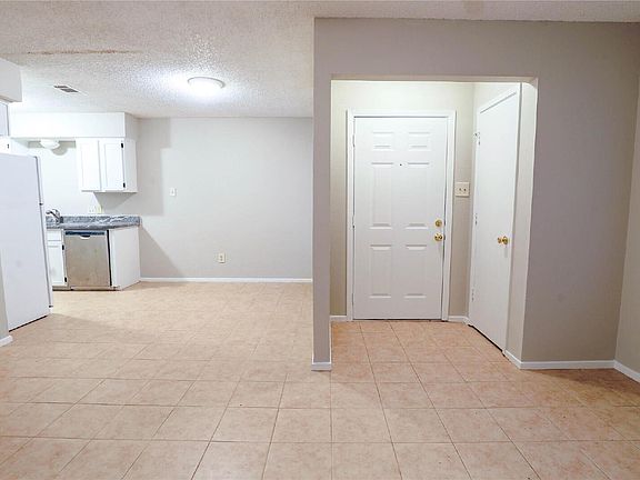 2nd image of 503 Crowley Rd