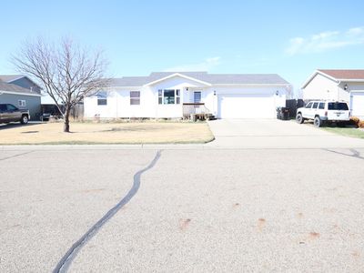 120 Allen Dr, Bismarck, ND, 58504