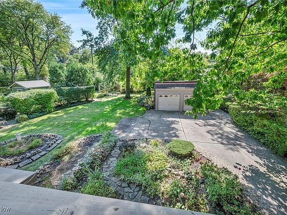 2nd image of 13910 Larchmere Blvd