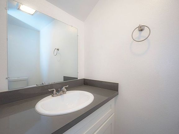 4th image of 730 Casanova Ave APT 1