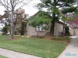 6930 Milrose Ln, Toledo, OH 43617