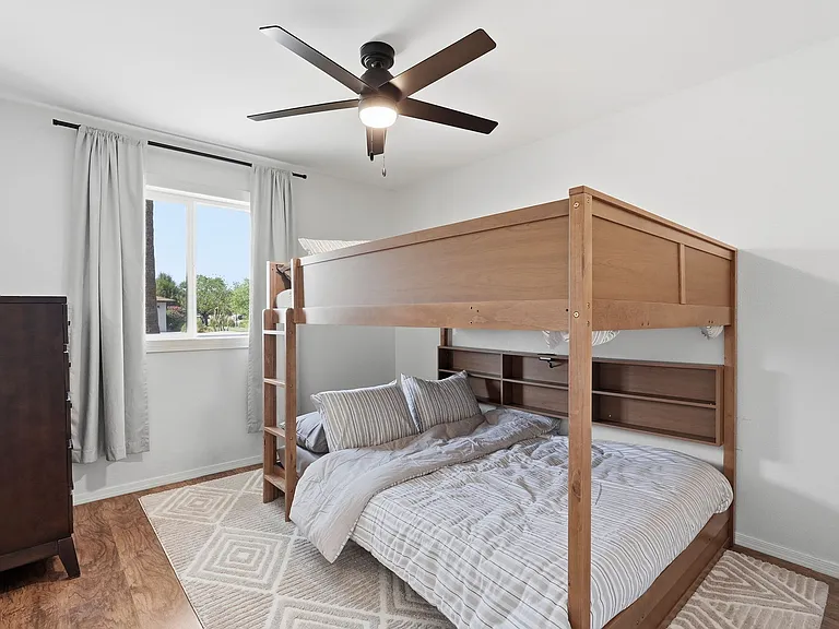 8021 E Oak St — Photo 35