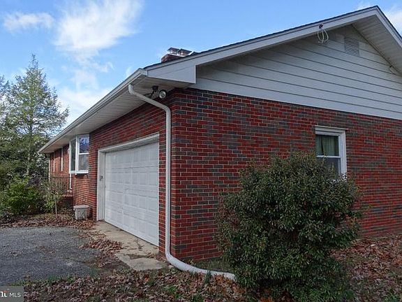 2nd image of 1460 Roosevelt Blvd