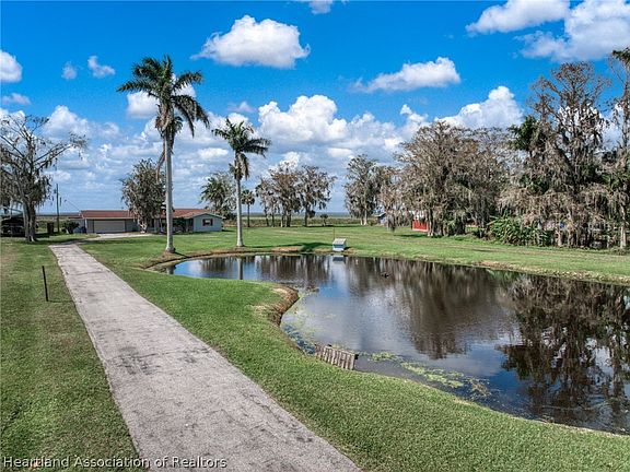 3rd image of 1317 Lakeshore Dr