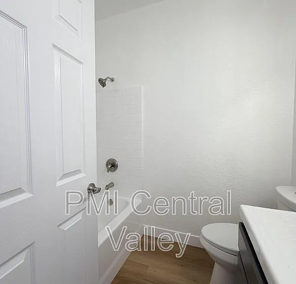 2210 Birchwood Ct — Photo 20