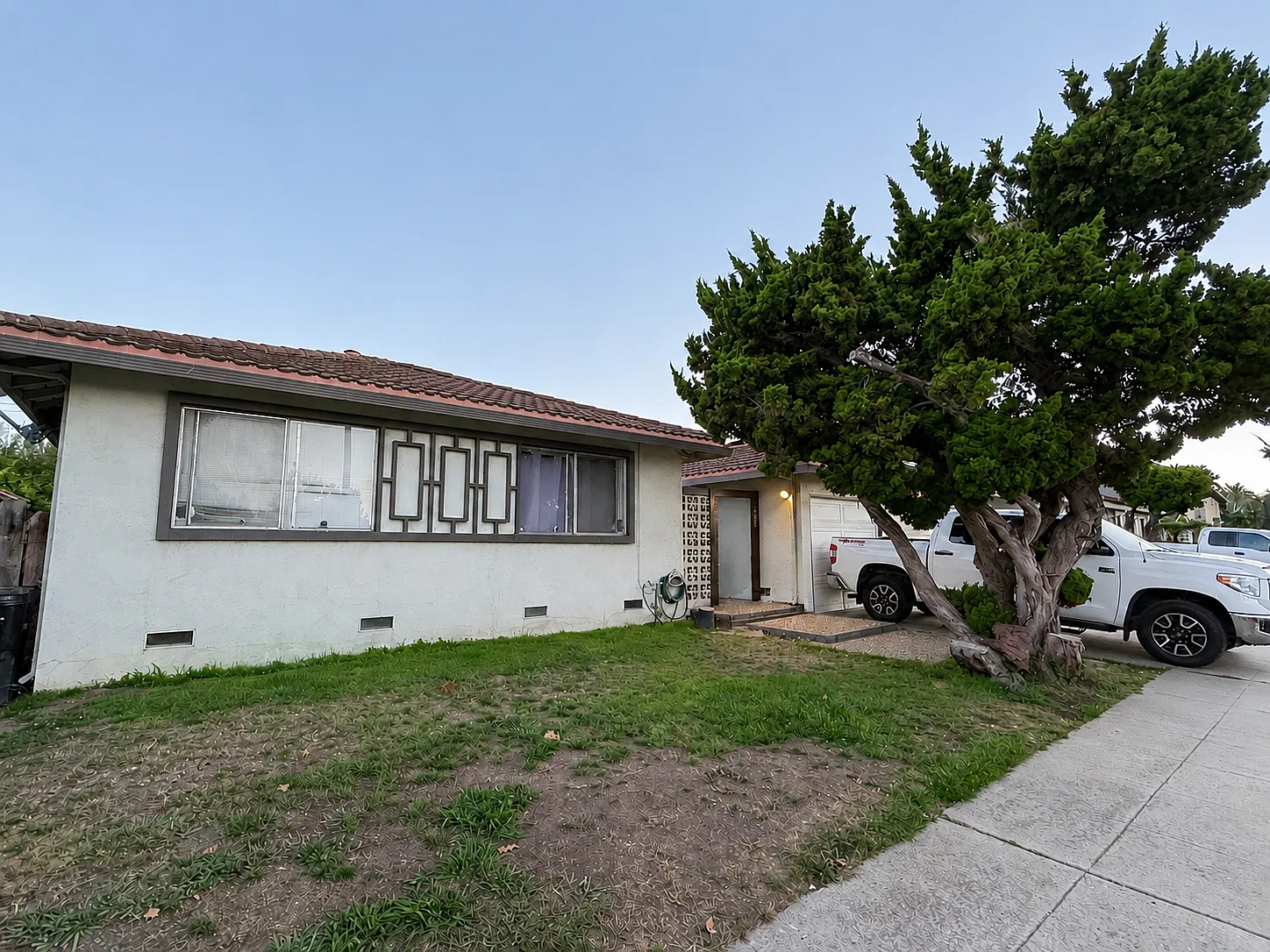 2 bed, 900 sqft, $2,850 — Photo 1