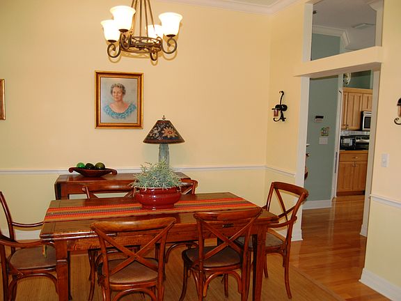 3rd image of 2811 Bay Side Dr