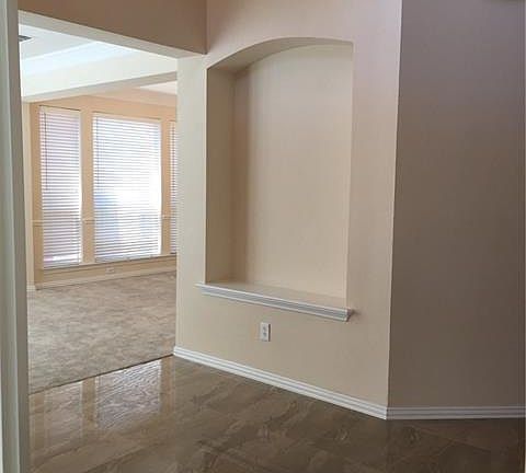 4th image of 4741 Lawrence Ln