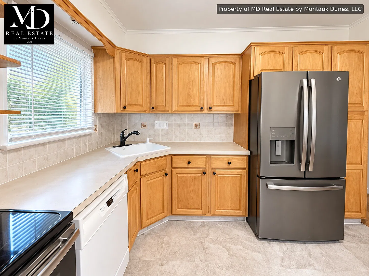 3 bed, 1050 sqft, $4,100 — Photo 3