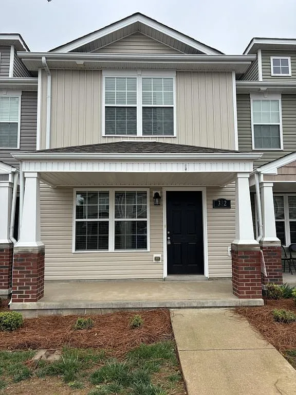 332 Sam Houston Circle — Photo 1