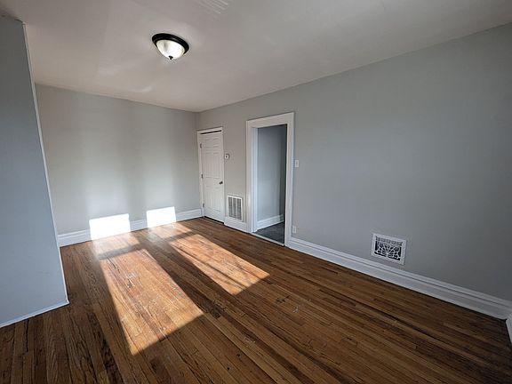 4th image of 4750 S Grand Blvd #1S