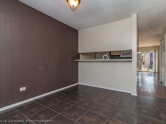 3rd image of 5932 Meadow Dr Unit 5932