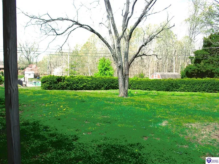 609 Foxfire Rd — Photo 17