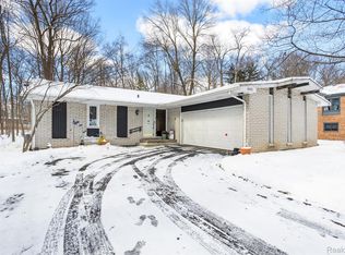 26783 La Muera St, Farmington Hills, MI