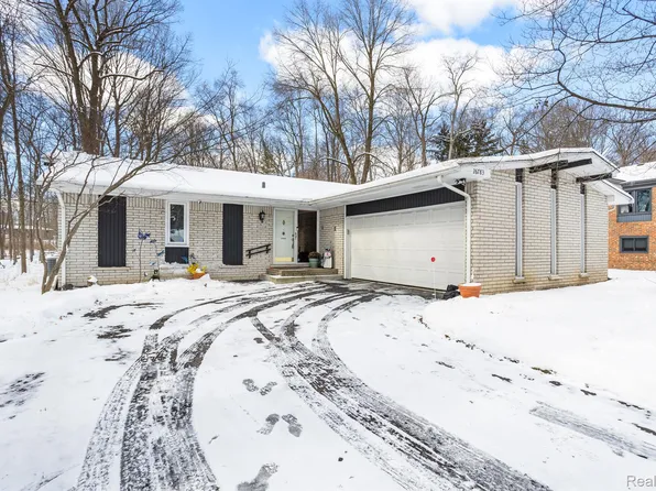 26783 La Muera St, Farmington Hills, MI 48334