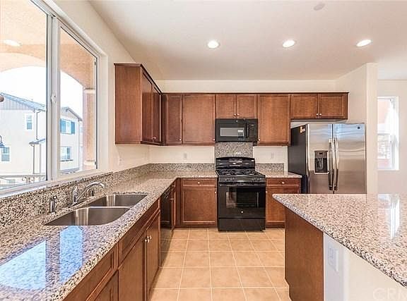 3rd image of 717 Bella Way
