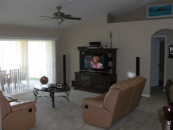 4th image of 1709 NE 6th Ter