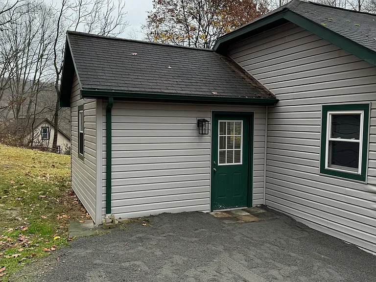 1625 Edgewood Rd — Photo 3