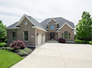 875 Valleyview Point Dr, Springboro, OH 45066
