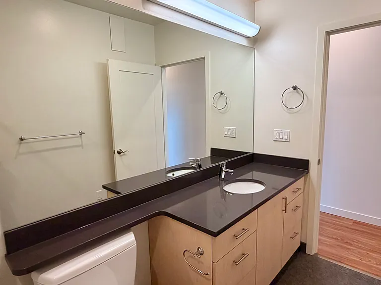 109 12th Ave E #305 — Photo 18