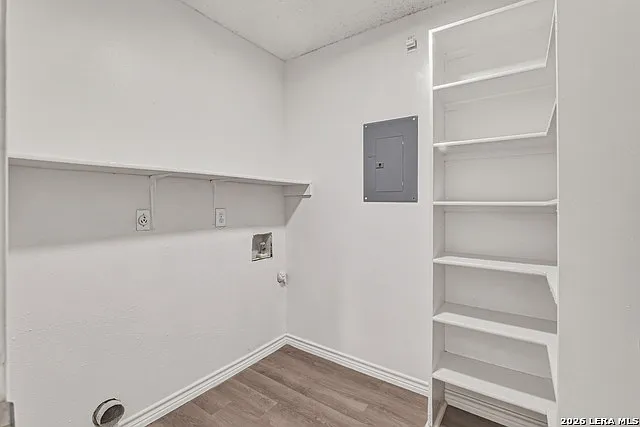 402 Tedder St — Photo 12