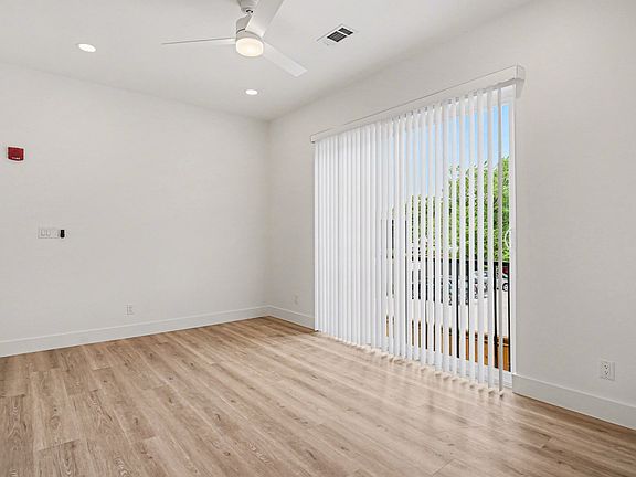 4th image of 2217 N Fitzhugh Ave #206