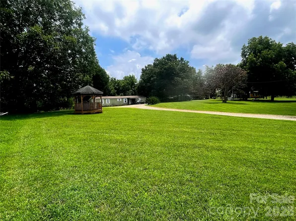 109 Ray Dawn Ln, Mooresville, NC 28117