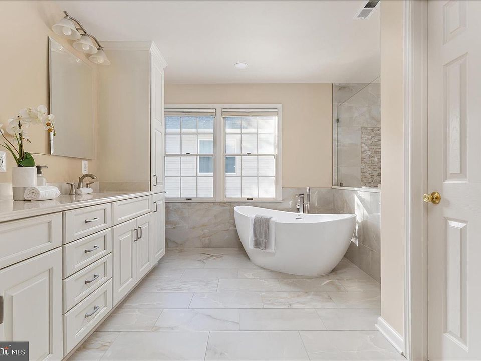 13018 Grey Friars Pl, Herndon, VA 20171 | Zillow