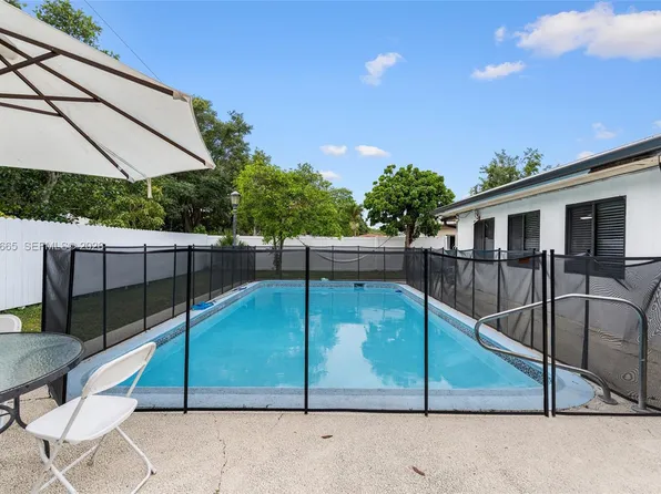 4700 NW 1st Ct, Plantation, FL 33317