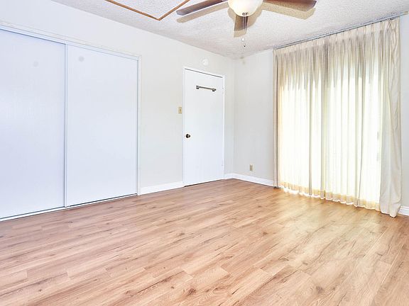 3rd image of 3637 Harriman Ave