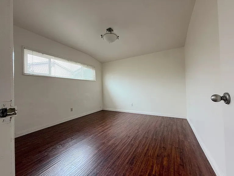 4719 La Presa Ave — Photo 10