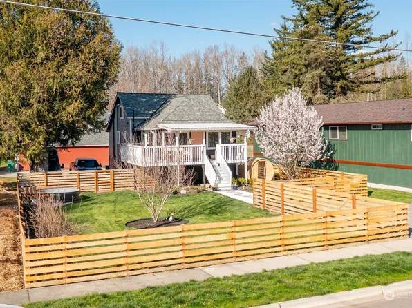 39118 SE Alpha Street, Snoqualmie, WA 98065