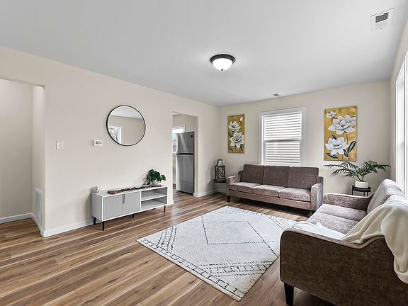 3rd image of 3227 Rodgers Ave